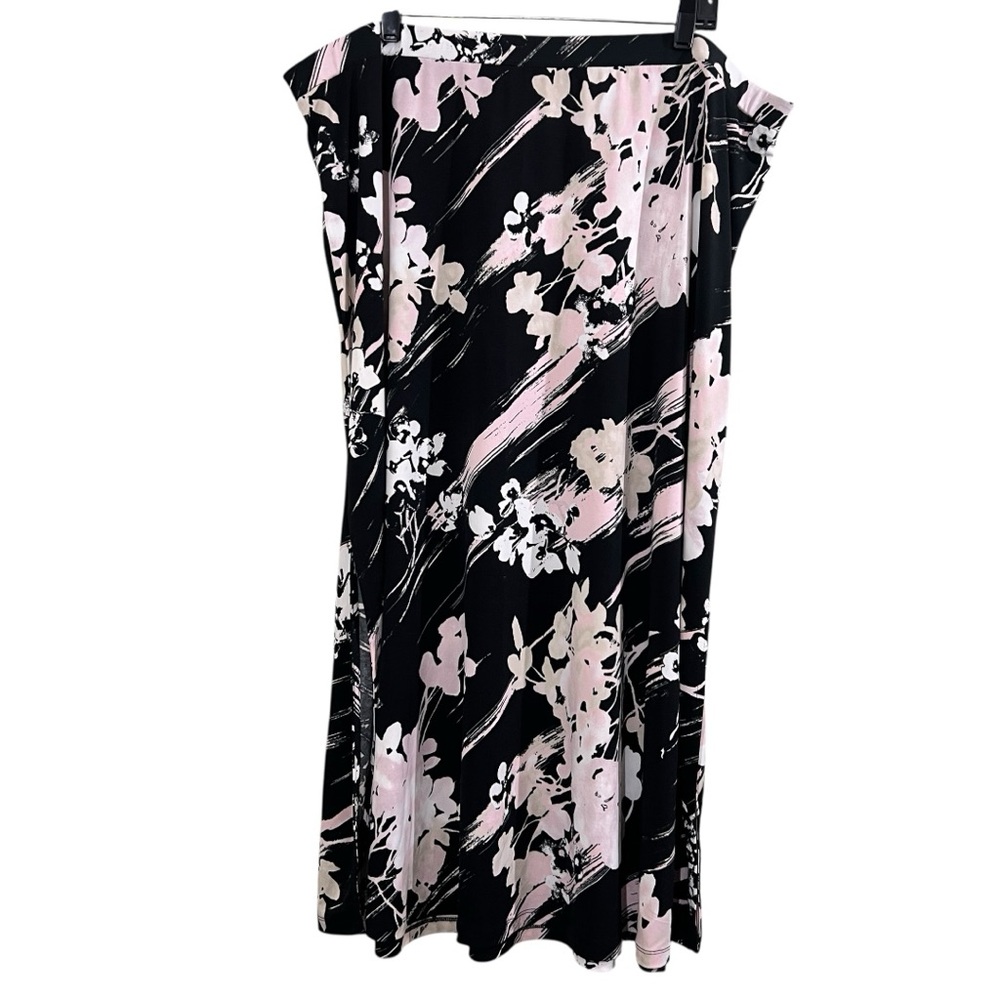 Avenue Black and Pink Floral Skirt